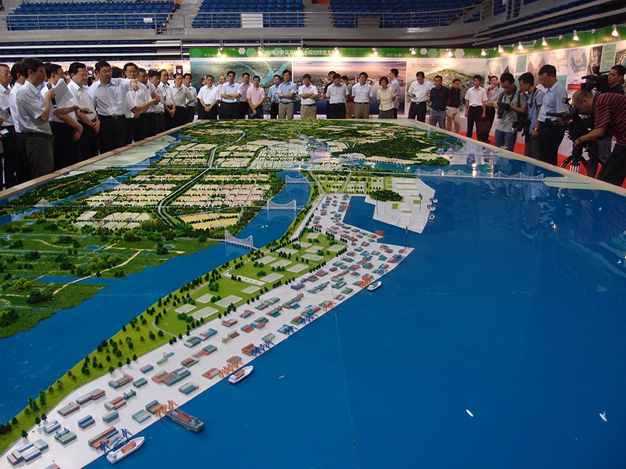 省领导及媒体观摩南沙新区城市设计模型